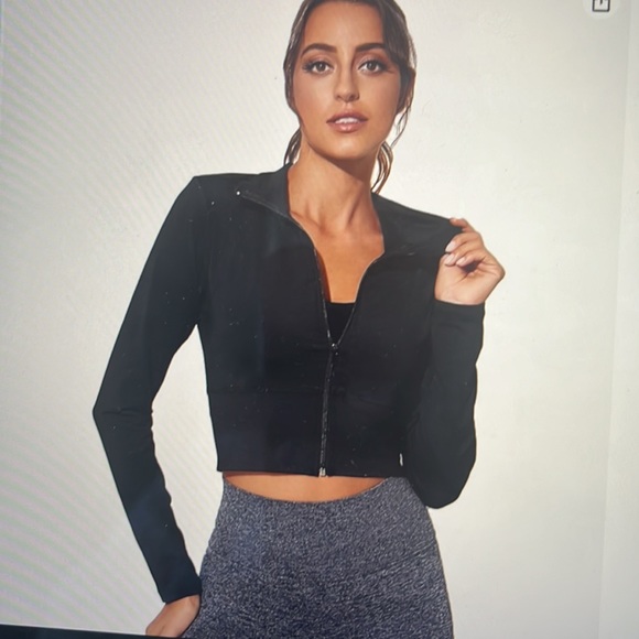 Lightweight black zip up - Picture 7 of 7